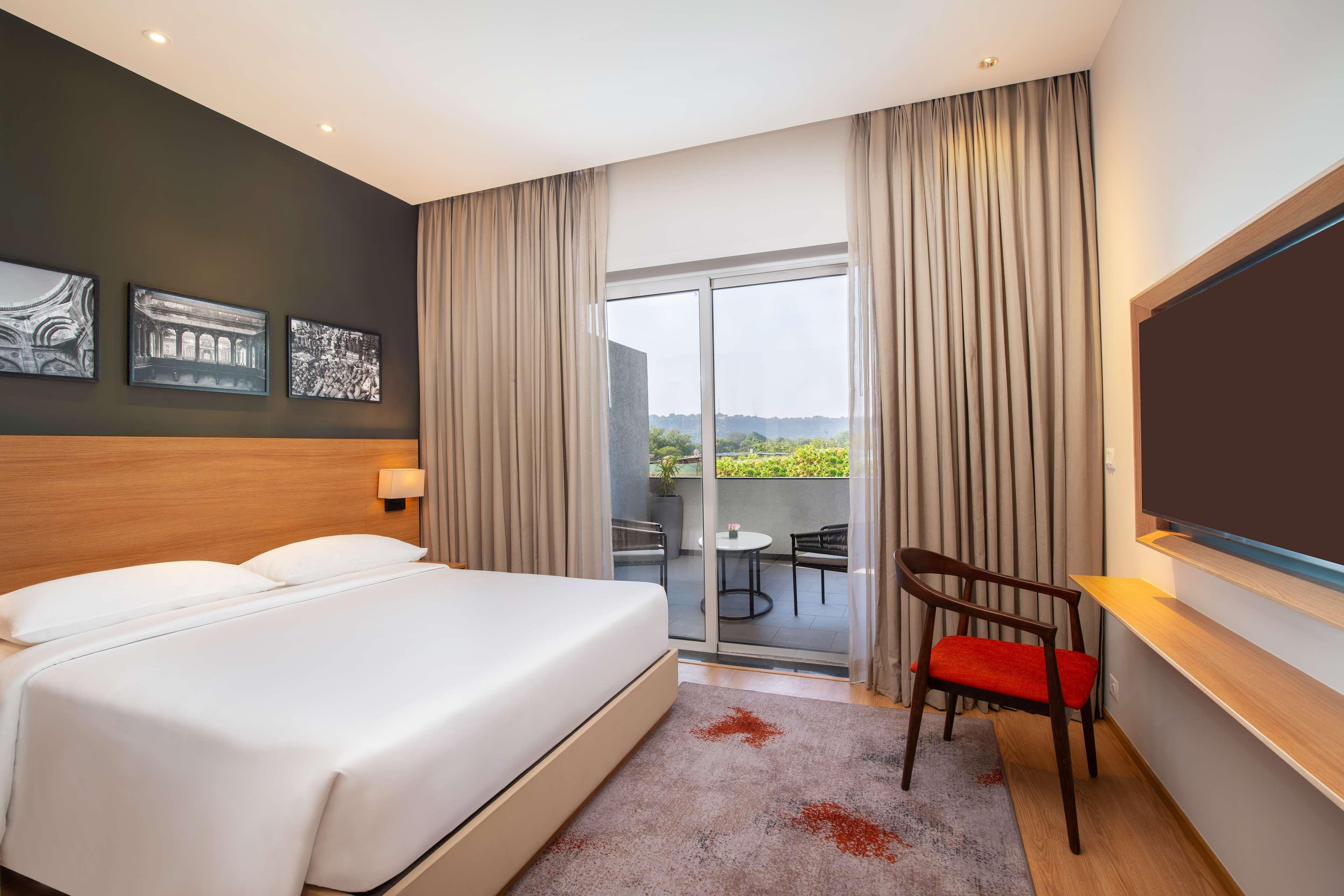 Park Inn By Radisson Gwalior Εξωτερικό φωτογραφία