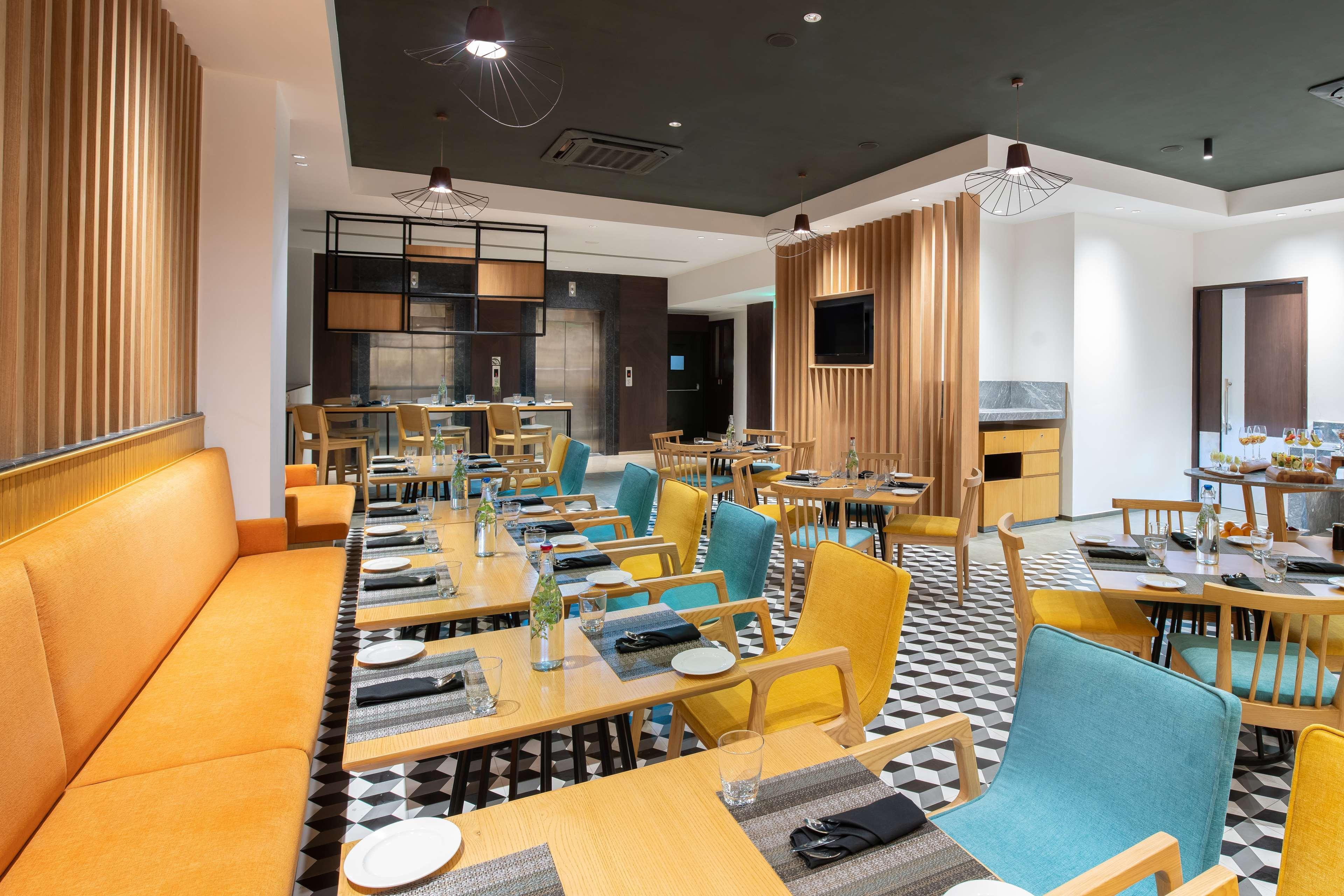 Park Inn By Radisson Gwalior Εξωτερικό φωτογραφία